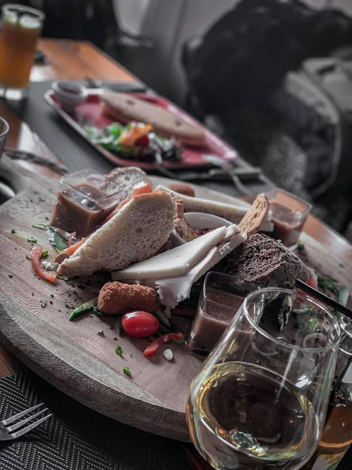 Hotel Restaurant De Buizerd Langedijk المظهر الخارجي الصورة